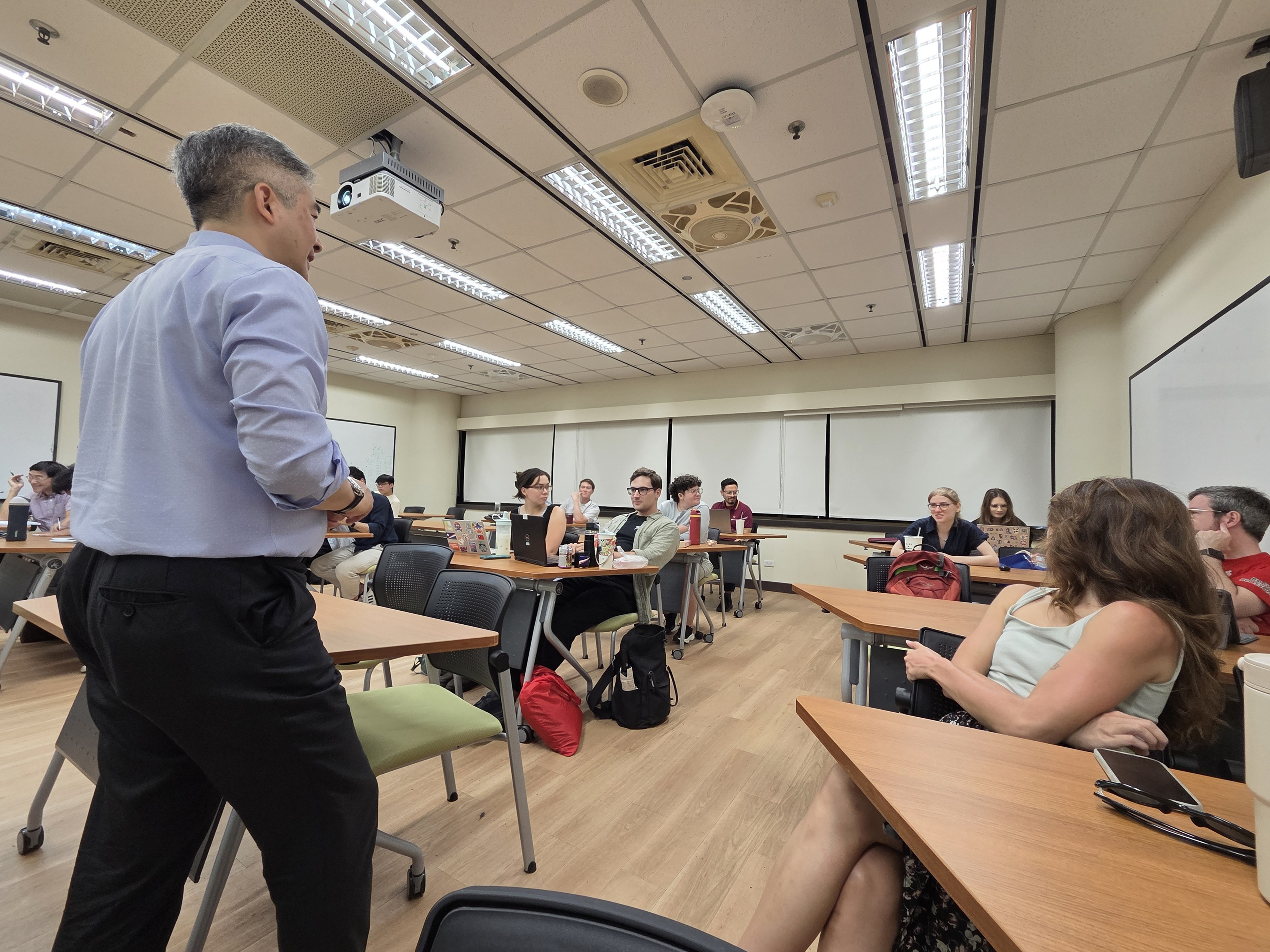 Drawing on his experience as a former US Navy officer and defense attaché in Moscow, Rear Admiral Philip W. Yu explained the lessons of the Ukraine conflict and their implications for Taiwan’s securit